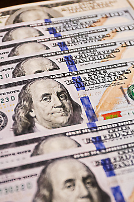 포토 JPG 해외이미지 라이프스타일 디자인 종이 지폐 돈 비즈니스 성공 사람없음 금융 경제 판매 쌓기 달러 미국 흰색 재산 투자 상업 이익 계산서 빚 세금 수입 해외포토 컬러 컨셉 북아메리카 모션 생활 파일형식 이미지허브