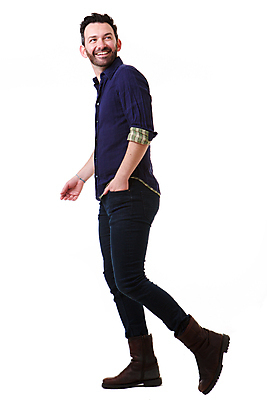 포토 JPG 해외이미지 백인 모델 1 라이프스타일 응시 남자 행복 얼굴 벽 포즈 백그라운드 신체 수염 한명 미소 사람 성인 옆모습 뷰티 유행 걷기 흰색 표현 자신감 중앙 시원함 가득함 길이 고립 스타일 카피스페이스 해외포토 서양인 시선 감정 뷰포인트 컬러 모션 표정 생활 신체부위 공백 파일형식 이미지허브