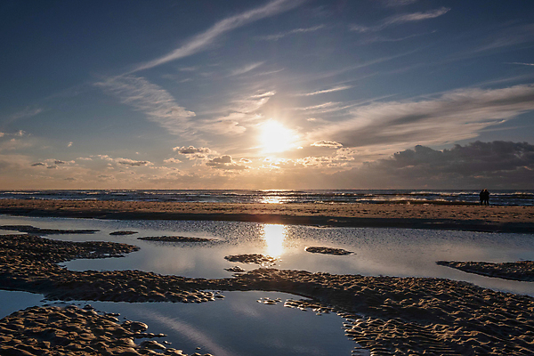 포토 JPG 해외이미지 구름 계절 모래 파도 바다 여행 백그라운드 오렌지 자연 하늘 아침 날씨 휴가 풍경 사람없음 야외 물 파란색 빛 컬러풀 햇빛 태양 뷰티 반사 평화 황혼 일몰 젖음 황금 저녁 명상 네덜란드 장면 서유럽 수평선 해외포토 주간 자연요소 유럽 컬러 컨셉 과일 노을 야간 생태계 파일형식 이미지허브