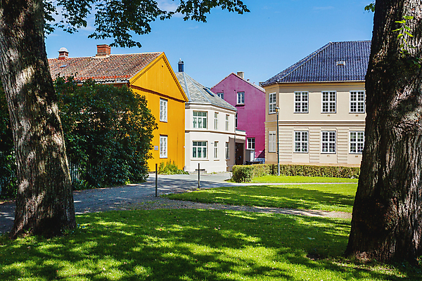포토 JPG 해외이미지 유럽 벽 여행 건축양식 거리 주택 노르웨이 사람없음 야외 건물 빨간색 컬러풀 도시 보행로 복고 타운 스칸디나비아 조언 화창 해외포토 건축물 건축 나라 길 컬러 날씨 파일형식 이미지허브