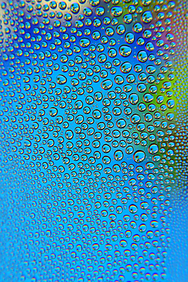 포토 JPG 해외이미지 모양 계절 백그라운드 추상 사람없음 물 빛 반사 젖음 흐름 추위 물방울 신선 얼룩 원형 투명 액체 떨어짐 매끈함 수분 빗방울 질감 광택 잔물결 해외포토 자연요소 도형 물결 컨셉 무늬 감각 비_날씨 파일형식 이미지허브