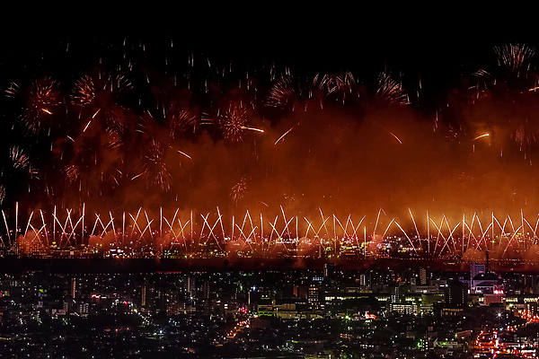 포토 JPG 해외이미지 기념일 행복 백그라운드 크리스마스 하늘 불 추상 휴가 불꽃 새로움 기념 발렌타인데이 이벤트 사람없음 빨간색 파란색 강 컬러풀 반사 파티 축제 어둠 로켓 흰색 축하 업무 4 떨어짐 야간 저녁 폭발 연도 경례 마법 독립 웅장함 해외포토 자연요소 감정 컬러 컨셉 무늬 데이이벤트 숫자 인사 작업 파일형식 이미지허브