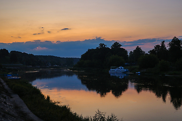 포토 JPG 해외이미지 호수 바다 여행 백그라운드 밭 오렌지 건축양식 자연 벽지 하늘 아침 사람없음 야외 건물 빨간색 물 파란색 빛 강 컬러풀 햇빛 태양 뷰티 반사 노란색 일출 황혼 일몰 새벽 도시 황금 저녁 스카이라인 수평선 해외포토 주간 자연요소 건축물 건축 컬러 농업 과일 노을 야간 생태계 파일형식 이미지허브