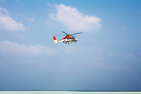 포토 JPG 해외이미지 바다 섬 여행 오렌지 모션 사람없음 물 파란색 기계 흰색 칼날 구출 고급 헬리콥터 땅 서비스 속도 헬프 해외포토 자연요소 컬러 컨셉 과일 비행기 도움 파일형식 이미지허브