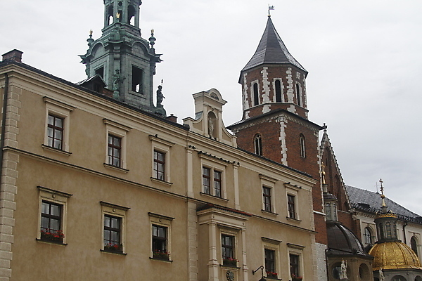 포토 JPG 해외이미지 유럽 여행 사람없음 건물 성당 여행객 탑 성 센터 중세 정사각형 광택 타운 동쪽 폴란드 르네상스 옛날 크라쿠프 해외포토 도형 건축물 나라 종교건축 사람 도시 역사 방향 파일형식 이미지허브