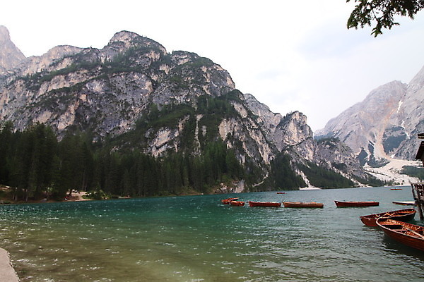 포토 JPG 해외이미지 라이프스타일 공원 유럽 호수 스포츠 여행 백그라운드 자연 하늘 휴가 산 파노라마 사람없음 물 뷰티 여행객 계곡 이탈리아 하이킹 연못 보트 오스트리아 숲 알프스 남쪽 내추럴 절정 해외포토 자연요소 공공시설 나라 배_교통 레저 촬영기법 사람 생활 방향 생태계 파일형식 이미지허브