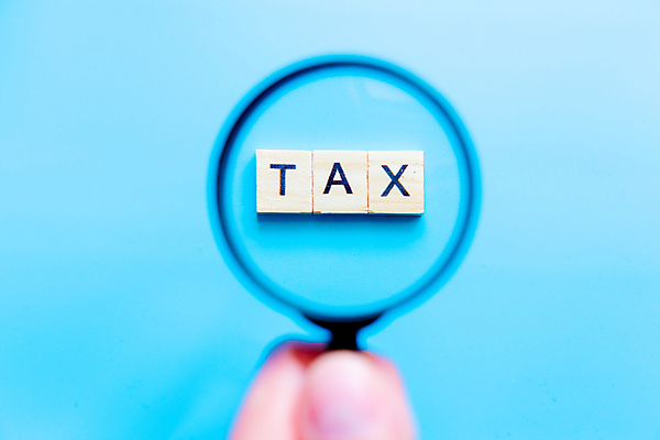 포토 JPG 해외이미지 응시 종이 백그라운드 컨셉 지폐 돈 비즈니스 탁자 버튼 돋보기 사람없음 목재 금융 경제 달러 검은색 블록 계산 작음 가격 플러스 하락 연도 큐브 서비스 수익 대통령 세금 슬라이드 예산 정부 줄이기 경제학 과세 비용 해외포토 나무 기호 시선 교육 컬러 가구 재료 모션 재산 크기 파일형식 이미지허브