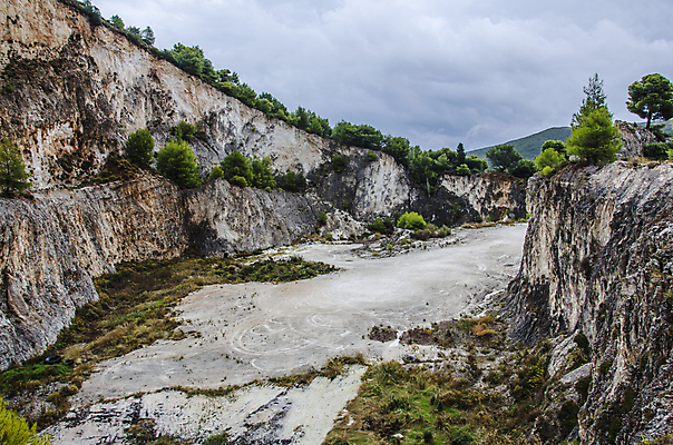 포토 JPG 해외이미지 유럽 산업 지구 모래 섬 여행 자연 휴가 산 풍경 사람없음 야외 건물 도시풍경 여행객 짐 바위 흰색 위험 땅 자르기 그리스 대리석 자원 공학 흙더미 개발 방법 옛날 지질학 채석 해외포토 건축물 교육 나라 컬러 컨셉 재료 모션 사람 흙 돌_바위 도시 생태계 파일형식 더미 이미지허브