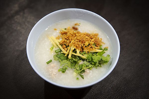 포토 JPG 해외이미지 전통 아시아 문화 음식 채소 태국 탁자 밥 아침 건강 돼지고기 요리 동양인 사람없음 목재 식당 계란 숟가락 식사 저녁식사 치킨 중국 봄 흰색 신선 뜨거움 사발 맛 아침식사 수프 정상 먹기 가득함 질감 푸딩 생강 동쪽 점심식사 삶기 핸드메이드 해외포토 주간 나무 계절 나라 컬러 가구 컨셉 재료 모션 디저트 수저 육류 인종 상점 알 사기그릇 방향 닭고기요리 파일형식 이미지허브