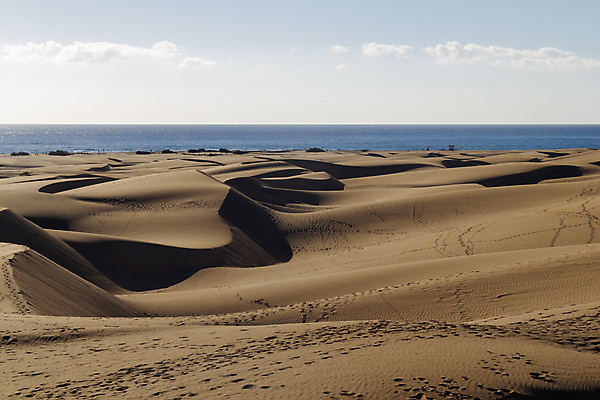 포토 JPG 해외이미지 유럽 모래 파도 바다 섬 여행 백그라운드 아프리카 자연 하늘 휴가 건조 사람없음 야외 물 파란색 빛 태양 노란색 고요 일몰 새벽 사막 뜨거움 황무지 스페인 발자국 모래언덕 대서양 수평선 해외포토 자연요소 나라 컬러 자국 노을 언덕 생태계 파일형식 이미지허브