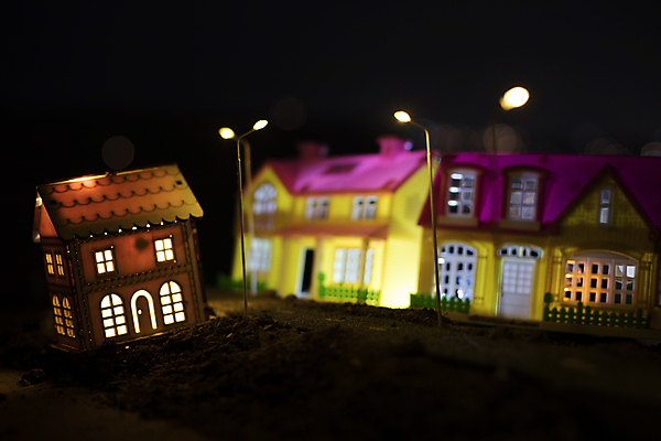 포토 JPG 해외이미지 디자인 행복 별 백그라운드 크리스마스 휴가 전등 조명 거리 주택 선물 미술 사람없음 장식 빛 도시풍경 장난감 축제 어둠 미니어처 할로윈 인사 도시 열 신용카드 야간 소프트포커스 보케 스포트라이트 타운 빛망울 광 블러 효과 해외포토 자연요소 기념일 감정 문화예술 촬영기법 풍경 건물 금융 모형 예절 파일형식 이미지허브