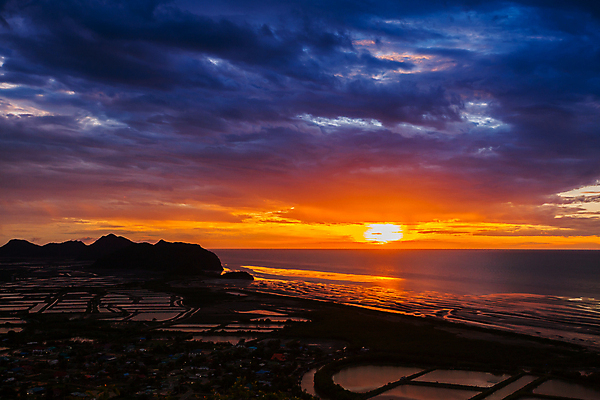 포토 JPG 해외이미지 계절 행복 실루엣 바다 여행 백그라운드 밭 요트 오렌지 자연 벽지 하늘 휴가 따뜻함 발렌타인데이 해변 사람없음 야외 빨간색 물 컬러풀 햇빛 태양 뷰티 일출 맑음 황혼 일몰 새벽 보트 저녁 은퇴 천국 파라다이스 수평선 해외포토 자연요소 감정 컬러 농업 배_교통 과일 데이이벤트 날씨 촬영기법 노을 야간 생태계 파일형식 이미지허브