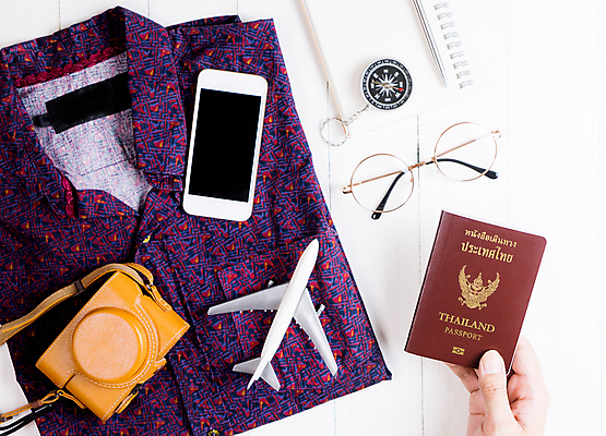 포토 JPG 해외이미지 라이프스타일 디자인 옷 안경 여행 백그라운드 컨셉 셔츠 돈 장신구 태국 휴가 사람 사람없음 목재 세계 유행 카메라 여행가방 일본 흰색 정상 모험가 준비 문서 여권 짐싸기 해외포토 나무 잡화 아시아 컬러 상의 가방 재료 생활 전자제품 재산 파일형식 이미지허브