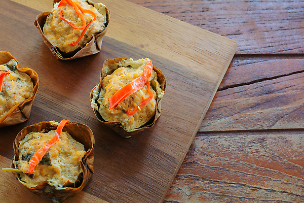 포토 JPG 해외이미지 전통 접시 문화 잎 채소 태국 고추 탁자 바나나 어류 요리 동양인 사람없음 목재 빨간색 초록색 주방 식당 식사 저녁식사 우유 흰색 뜨거움 고수 맛 아침식사 먹기 허브 배고픔 해산물 반죽 코코넛 카레 점심식사 영양분 스타일 해외포토 나무 식물 식기 아시아 음식 컬러 가구 컨셉 과일 재료 모션 유제품 인종 상점 수중동물 향신료 파일형식 이미지허브