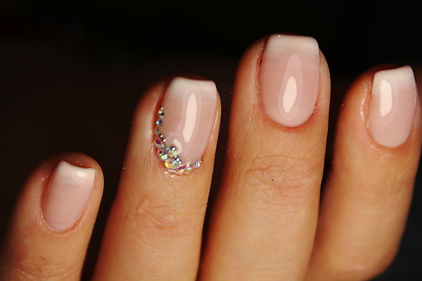 포토 JPG 해외이미지 손 디자인 여자 꽃 결혼 백그라운드 손가락 건강 사람없음 뷰티 유행 상점 흰색 못 손톱관리 손톱 프랑스어 돌봄 스타일 해외포토 식물 문자 컬러 모션 사람 이벤트 신체부위 공구 네일아트 파일형식 이미지허브