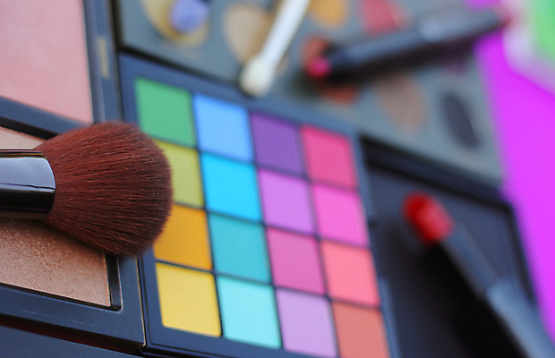 포토 JPG 해외이미지 직업 얼굴 분홍색 백그라운드 그림자 미술 사람없음 초록색 파란색 세트 컬러풀 뷰티 유행 보라색 페인트 화장품 립스틱 붓 화려 팔레트 상품 가루 볼터치 수집 피부 피부관리 만들기 윤곽 예술가 아이섀도 조립 돌봄 해외포토 컬러 컨셉 모션 문화예술 신체부위 화장 파일형식 이미지허브