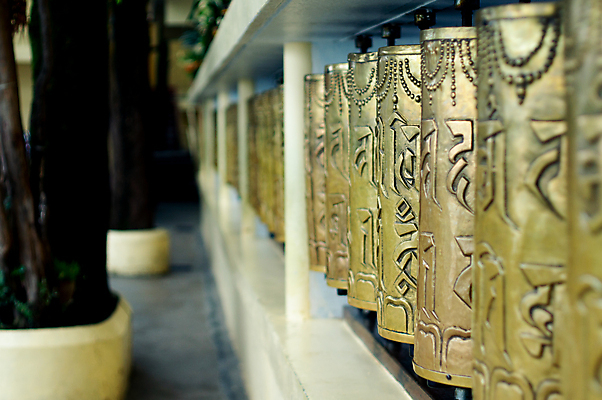 포토 JPG 해외이미지 전통 아시아 종교 불교 동양인 사람없음 교회 믿음 금속 수확 기도 사찰 바퀴 황금 인도인 집중 명상 신성 네팔 수도원 부탄 순례 숭배 신앙심 실린더 줄서기 카트만두 히말라야 해외포토 외국인 감정 나라 컨셉 농업 종교건축 모션 재질 인종 건물 남아시아 파일형식 산맥 이미지허브