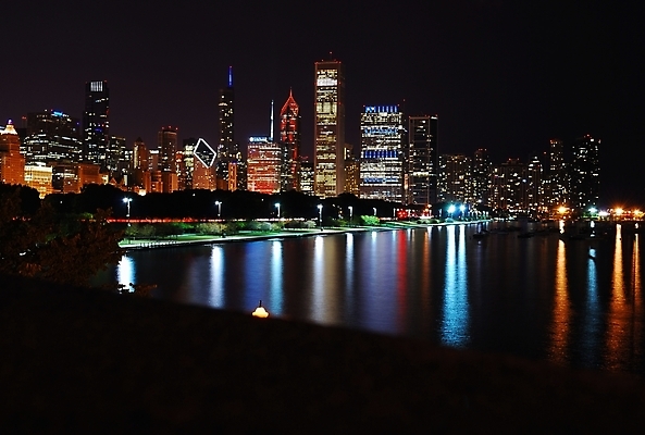 포토 JPG 해외이미지 호수 여행 건축양식 하늘 파노라마 사람없음 건물 물 도시풍경 반사 탑 고층빌딩 미국 황혼 도시 도심 야간 스카이라인 빛망울 시카고 해외포토 자연요소 건축물 건축 북아메리카 촬영기법 풍경 빌딩 빛 일몰 파일형식 이미지허브