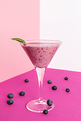 포토 JPG 해외이미지 분홍색 실내 사람없음 블루베리 미니멀 블루베리스무디 해외포토 컬러 과일 내부 스무디 파일형식 이미지허브