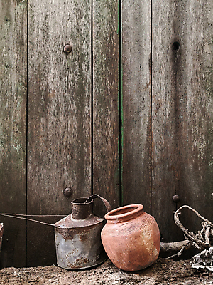 포토 JPG 해외이미지 전통 외관 문화 벽 가구 백그라운드 패턴 자연 탁자 날씨 바닥 프레임 미술 사람없음 목재 장식 울타리 갈색 어둠 수확 골동품 소나무 도자기 널 낟알 목수 책상 오브젝트 질감 복고 목공예 토기 무거움 그런지 수목 옛날 합판 스타일 해외포토 나무 직업 컬러 생활용품 무늬 농업 재료 문화예술 담장 용기_그릇 무게 공예 생태계 파일형식 이미지허브
