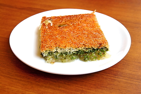 포토 JPG 해외이미지 전통 접시 산업 음식 백그라운드 디저트 건강 요리 동양인 사람없음 식당 견과류 고급 달콤 맛 설탕 먹기 칼로리 동쪽 칠면조 식욕 이국적 페스츄리 피스타치오 튀르키예 해외포토 식기 아시아 빵 컨셉 모션 조류 인종 상점 방향 파일형식 이미지허브