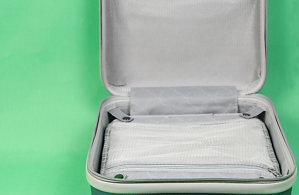 포토 JPG 해외이미지 옷 계절 분홍색 여행 컨셉 서류가방 가방 우산 모션 휴가 항해 그림자 안전 사람없음 가로 초록색 여름 파란색 여행객 장비 체험 오픈 뜨거움 큼 자르기 오브젝트 준비 잠금 파란배경 롤 수납 지퍼 짐싸기 발견 떠남 카피스페이스 해외포토 잡화 컬러 백그라운드 배_교통 사람 공백 크기 보안 파일형식 이미지허브