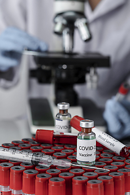 포토 JPG 해외이미지 여자 과학 장갑 백그라운드 컨셉 청진기 건강 병원 주사기 사람없음 파란색 약 건강관리 환자 의사 잡기 열 실험실 바이러스 질병 분석 어깨 생물학 감염 미생물 튜브 주사약 돌봄 백신 전염병 항생제 해외포토 잡화 교육 컬러 의학 의료기기 모션 생물 실험 관리 사람 신체부위 의료진 파일형식 이미지허브