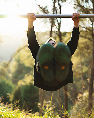 포토 JPG 해외이미지 라이프스타일 남자 스포츠 여행 자연 근육 휴식 건강 사람 사람없음 야외 가로 여름 운동 햇빛 힘 일몰 작업 바 당기기 구부린 숲 보디빌딩 보디빌더 연습 체육관 근육질 팔 운동가 이두근 해외포토 계절 컨셉 모션 생활 신체부위 태양 노을 헬스 몸매 생태계 파일형식 이미지허브
