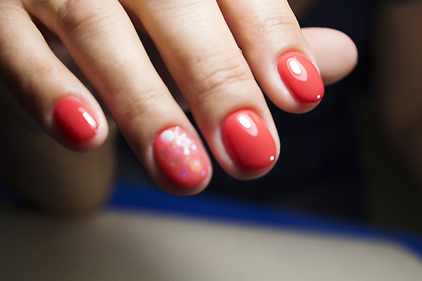 포토 JPG 해외이미지 디자인 여자 백그라운드 손가락 미술 사람 사람없음 빨간색 파란색 빛 뷰티 유행 검은색 흰색 못 손톱관리 손톱 광택 페디큐어 스타일 해외포토 손 컬러 문화예술 공구 네일아트 파일형식 이미지허브