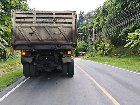 포토 JPG 해외이미지 1 도로 길 선 밭 비즈니스 교통시설 자동차 하늘 경비 사람없음 야외 운전 트럭 화물 흰색 운반 고속도로 운전사 숲 큼 아스팔트 땅 승합차 창고 속도 상업 짐차 무거움 트레일러 물류 루트 방법 혼자 해외포토 직업 육상교통 컬러 교통 농업 모션 승용차 안전 운송업 무게 보호 크기 시설 파일형식 이미지허브