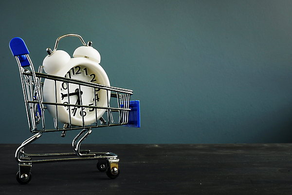 포토 JPG 해외이미지 시계 컨셉 돈 비즈니스 사람없음 금융 쇼핑 세일 상점 카트 시간 시장 구매 손목시계 오브젝트 투자 상업 공포 마케팅 해외포토 장신구 경제 재산 파일형식 이미지허브