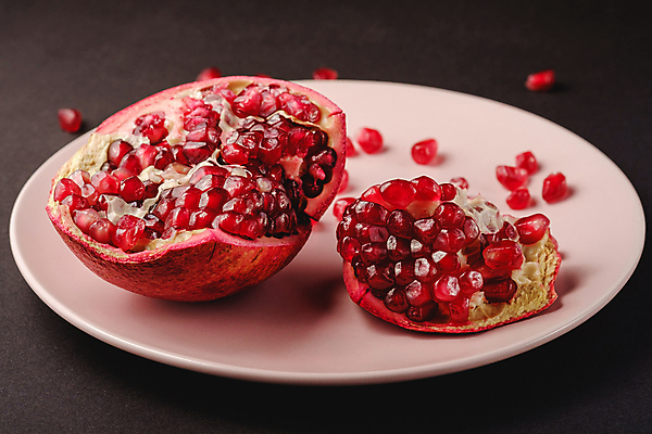 포토 JPG 해외이미지 검은배경 사람없음 어둠 낟알 날것 석류 석류알 해외포토 백그라운드 과일 검은색 파일형식 이미지허브