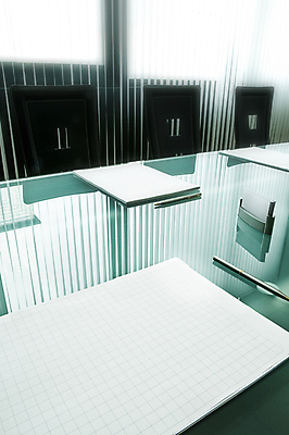 포토 JPG 해외이미지 백인 직업 종이 회사 비즈니스 사업가 통신 명함 탁자 성공 회의 직장 실내 사람 앉기 사람없음 내부 사무실 방 흰색 업무 작업 비즈니스맨 비즈니스우먼 발표 그룹 토론 종업원 책상 동료 경영자 문서 경영 해외포토 서양인 여자 남자 컬러 가구 컨셉 관계 모션 직장인 리더 파일형식 이미지허브