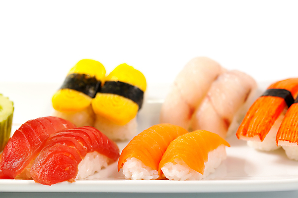 포토 JPG 해외이미지 전통 아시아 문화 음식 조각 오렌지 밥 치즈 새우 건강 어류 요리 동양인 사람없음 주방 일본 식사 저녁식사 초밥 회 흰색 신선 해조류 고추냉이 먹기 해산물 크림 날것 롤 연어 동쪽 점심식사 해외포토 나라 컬러 과일 모션 유제품 갑각류 인종 수중동물 양념 해양식물 방향 일본음식 파일형식 이미지허브