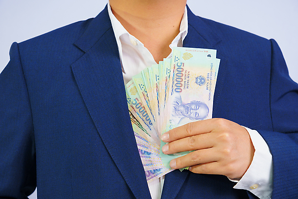 포토 JPG 해외이미지 손 디자인 아시아 종이 여행 백그라운드 지폐 돈 비즈니스 동양인 정장 사람없음 금융 경제 파란색 쪽지 잡기 시장 재산 가격 심볼 사인 투자 베트남 동쪽 계산서 고립 전국 해외포토 옷 나라 컬러 모션 인종 신체부위 동남아시아 방향 파일형식 이미지허브