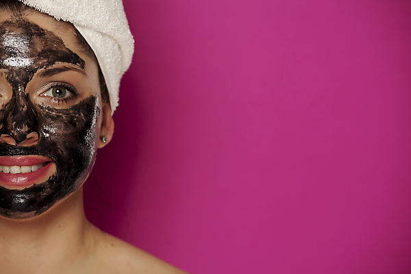 포토 JPG 해외이미지 백인 모델 여자 행복 얼굴 건강 가면 한명 사람 치료 수건 뷰티 머리 검은색 스파 목욕 화장품 욕실 상품 피부 피부관리 숯 테라피 내추럴 고립 돌봄 완벽 해외포토 서양인 1 감정 컬러 컨셉 의학 모션 신체부위 위생용품 청결 파일형식 이미지허브