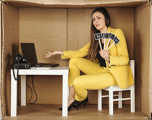 포토 JPG 해외이미지 전신 백인 여자 의자 탁자 한명 앉기 성인 옆모습 노트북 상자 사무실 업무 비즈니스우먼 전화기 갇힘 답답함 성인여자한명만 해외포토 서양인 1 뷰포인트 가구 비즈니스 모션 사람 전자제품 작업 직장인 감각 여자한명만 성인여자만 파일형식 이미지허브