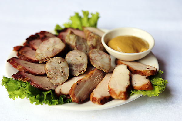 포토 JPG 해외이미지 전통 식기 접시 문화 음식 빵 조각 채소 재료 부분 파슬리 건강 마늘 육류 요리 사람없음 주방 요식업 식당 식사 저녁식사 시골 신선 뜨거움 맛 수프 머스터드 향신료 준비 러시아 서빙 레시피 모음 점심식사 딜 러시아인 삶기 시베리아 식욕 우크라이나 전국 핸드메이드 해외포토 서양인 유럽 산업 컨셉 식재료 상점 소스_음식 향미료 파일형식 이미지허브