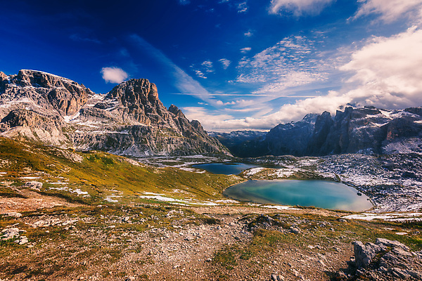 포토 JPG 해외이미지 호수 자연 하늘 휴가 산 파노라마 풍경 사람없음 야외 여름 관광지 햇빛 반사 일출 이탈리아 등산 하이킹 그림 알프스 남쪽 내추럴 해외포토 계절 유럽 여행 레저 촬영기법 태양 노을 트래킹 방향 생태계 파일형식 이미지허브