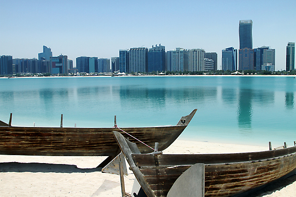 포토 JPG 해외이미지 모래 바다 여행 건축양식 교통시설 휴가 풍경 사람없음 야외 건물 목재 물 여름 도시풍경 뷰티 맑음 고층빌딩 도시 만 보트 도심 카누 스카이라인 파라다이스 안락 해외포토 자연요소 나무 건축물 계절 건축 교통 컨셉 배_교통 재료 날씨 빌딩 수상스포츠 시설 파일형식 이미지허브