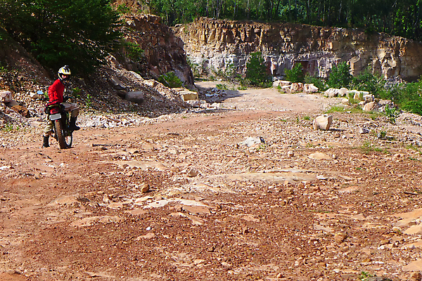포토 JPG 해외이미지 라이프스타일 행복 아시아 도로 여행 백그라운드 오렌지 모션 자연 하늘 산 함께함 한명 안전 사람 동양인 성인 야외 가로 여름 자전거 운전 자유 탐험 오토바이 운전사 승차 헬멧 위험 속도 먼지 암초 모터 라이더 해외포토 직업 1 계절 감정 나라 길 컨셉 과일 교통시설 인종 생활 바이크 보호장비 생태계 파일형식 이미지허브