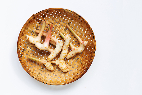 포토 JPG 해외이미지 실내 사람없음 소쿠리 여러개 흰배경 담기 생강 해외포토 다수 백그라운드 채소 모션 내부 바구니 흰색 파일형식 이미지허브