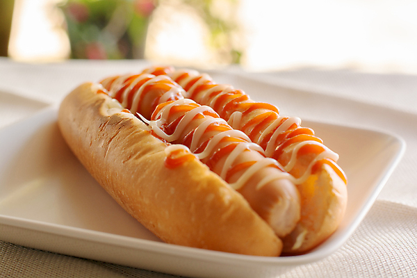 포토 JPG 해외이미지 전통 음식 토마토 채소 샌드위치 육류 요리 사람없음 식사 저녁식사 신선 뜨거움 소시지 개 맛 그릴 폐기물 상추 바비큐 케첩 먹기 배고픔 속도 흰배경 롤 테이크아웃 칼로리 마요네즈 점심식사 번 해로움 핸드메이드 해외포토 빵 백그라운드 컨셉 식재료 포유류 모션 주방용품 흰색 소스_음식 가공식품 쓰레기 파일형식 이미지허브