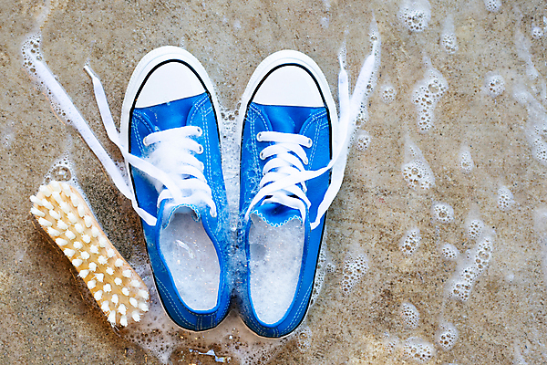 포토 JPG 해외이미지 운동화 사람없음 붓 빨래 비누거품 해외포토 신발 가사 거품 파일형식 이미지허브