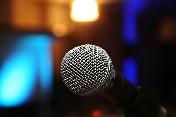 포토 JPG 해외이미지 직업 음악 백그라운드 노래 전등 말하기 이벤트 사람없음 빛 파티 금속 축제 소리 콘서트 공연 무대 광선 클래식 마이크 클럽 라디오 디스코 오디오 방송 장면 목소리 노래방 광 뮤지컬 팝 생존 해외포토 음향기기 컨셉 모션 재질 문화예술 조명 전자제품 춤 파일형식 이미지허브