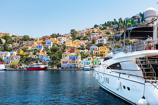 포토 JPG 해외이미지 주간 구름 유럽 바다 섬 여행 요트 건축양식 하늘 휴가 주택 풍경 해변 사람없음 여름 컬러풀 항구 맑음 만 보트 지중해 그리스 포트 타운 그리스인 해외포토 자연요소 서양인 계절 건축 나라 컬러 배_교통 교통시설 날씨 건물 도시 파일형식 이미지허브