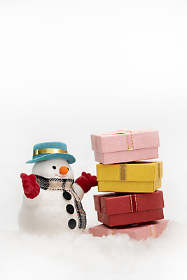 포토 JPG 해외이미지 구름 디자인 계절 행복 조각 백그라운드 컨셉 크리스마스 겨울 자연 눈사람 하늘 휴가 새로움 산 그림자 선물 미소 풍경 경사 사람없음 장식 파란색 우주 얼음 축제 추위 축하 인사 신선 신용카드 눈송이 12월 연도 서리 보케 장면 폭설 눈내림 해외포토 자연요소 기념일 감정 컬러 눈_날씨 표정 금융 예절 날짜 자연재해 생태계 파일형식 이미지허브