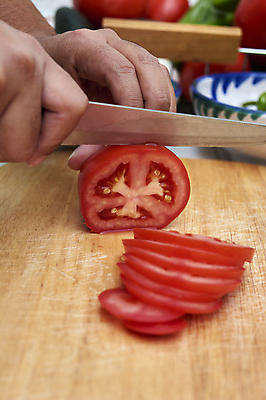 포토 JPG 해외이미지 전통 접시 음식 다이어트 토마토 탁자 건강 요리 사람없음 목재 세로 식사 추위 시골 신선 스페인 수프 지중해 먹기 상쾌 올리브 채식 레시피 스페인어 안달루시아 채식주의자 타파스 비건 해외포토 나무 식기 열매 감정 유럽 바다 가구 채소 재료 모션 애피타이저 파일형식 이미지허브