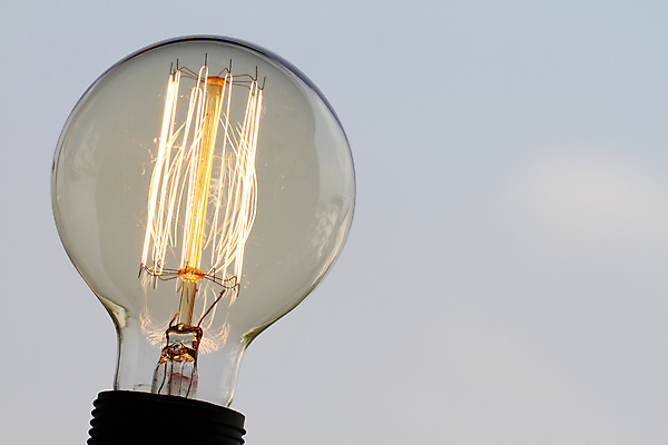 포토 JPG 해외이미지 디자인 교육 과학 백그라운드 컨셉 비즈니스 전구 유리 아이디어 사람없음 빛 검은색 힘 에너지 수확 골동품 흰색 심볼 백열등 복고 철사 해결 혁명 발명 텅스텐 필라멘트 해외포토 컬러 농업 재질 조명 원소 파일형식 이미지허브