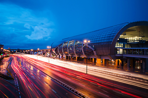 포토 JPG 해외이미지 외관 유럽 도로 길 선 여행 비즈니스 건축양식 교통시설 자국 전등 거리 사람없음 야외 건물 파란색 빛 도시풍경 일몰 산책로 기차 도시 시간 고속도로 센터 도심 역 야간 저녁 속도 흥분 장면 타운 일반 빛망울 말레이시아 옛날 인기 해외포토 자연요소 건축물 건축 감정 나라 아시아 육상교통 컬러 교통 조명 대중교통 풍경 노을 시설 파일형식 이미지허브